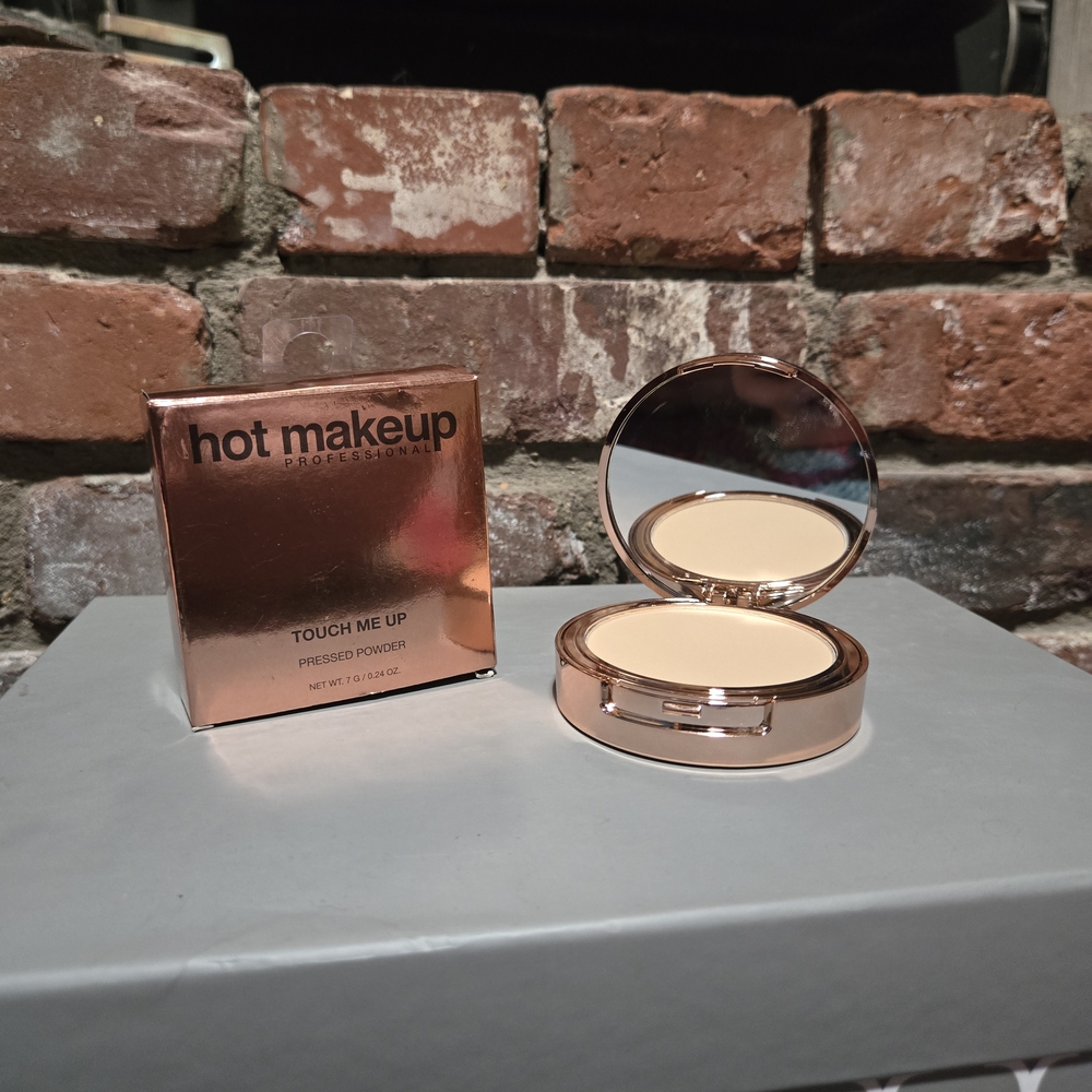 Hot Makeup Touch Me Up Pressed Powder